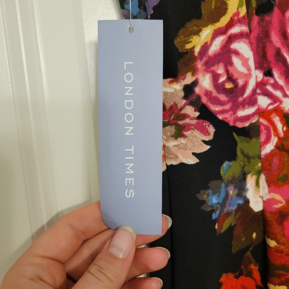 Symmetrical floral midi - Picture 4 of 4